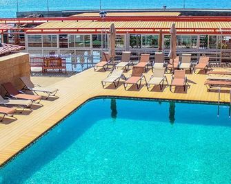 Hotel Vulcao - Praia - Pool