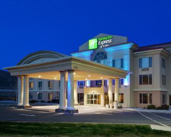 Holiday Inn Express & Suites Carson City - Carson City - Building