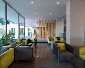 Holiday Inn Express Lisbon Airport By IHG - לואס - בניין