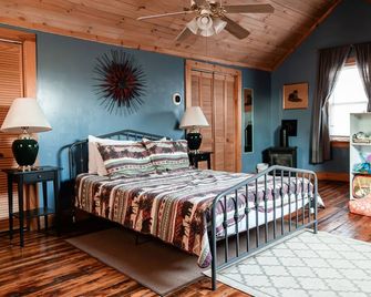 Ski Patrol Cottage at Applebrook - Perfect Mountain Getaway - Jefferson - Habitación