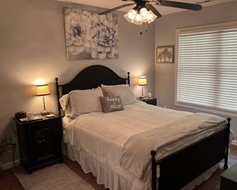 Mill Creek Golf Club Condo - Franklin - Habitación