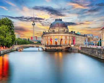 Berlin Marriott Hotel - Berlin - Attractions