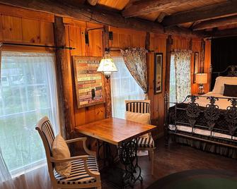 Romantic, Tranquil Guest House - Fitzwilliam - Dining room