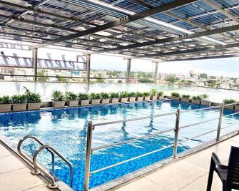 Rudanta Regency - Phaltan - Pool