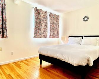 Charming 4-bedroom house with AC, WiFi in pleasant Menlo Park - Menlo Park - Chambre