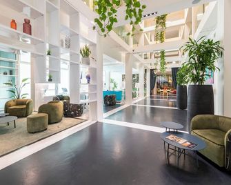 MO.OM Hotel - Olgiate Olona - Lobby