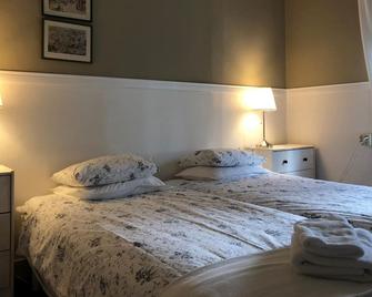 Hotel Per Olof Garden - Askersund - Camera da letto