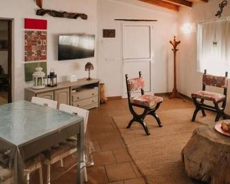 Vivelorural Tunte 4 great pool & BBQ - San Bartolomé de Tirajana - Restaurante