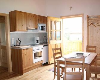 Vacation apartment Kaiserblick with 2 separate bedrooms, 3 adults and 1 child - Steinkirchen - Cocina