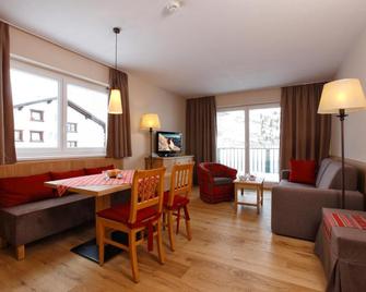 Hotel Enzian & Apartmenthotel Johannes - Obergurgl - Living room