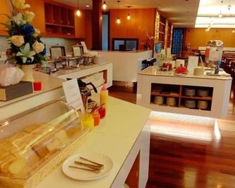 Tai-Shan Suites - Ratchaburi - Bufé