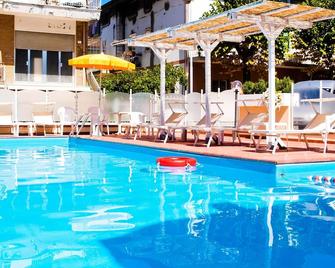 Residence I Girasoli - Rimini - Pool