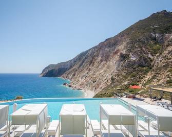 Milos Cove - Plaka - בריכה