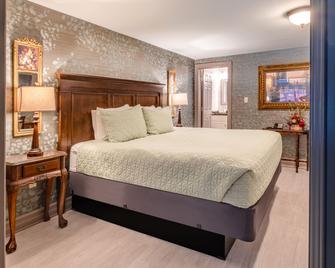 The Red Coach Inn - Niagara Falls - Bedroom