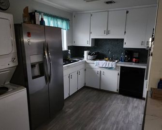 3-Palms Fish Camp & Private Pier - Riviera - Cocina