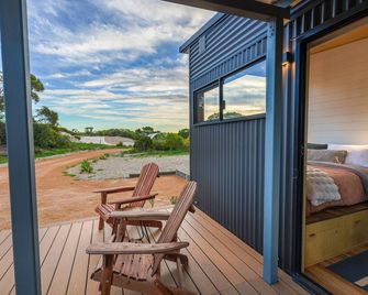 Nine77 - Tiny Home Retreat - Esperance - Balkon