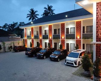 Nirvana House (Guest House Syari'ah) - Salatiga - Будівля