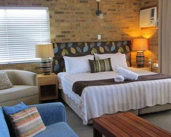 Hawks Nest Motel - Tea Gardens - Sovrum