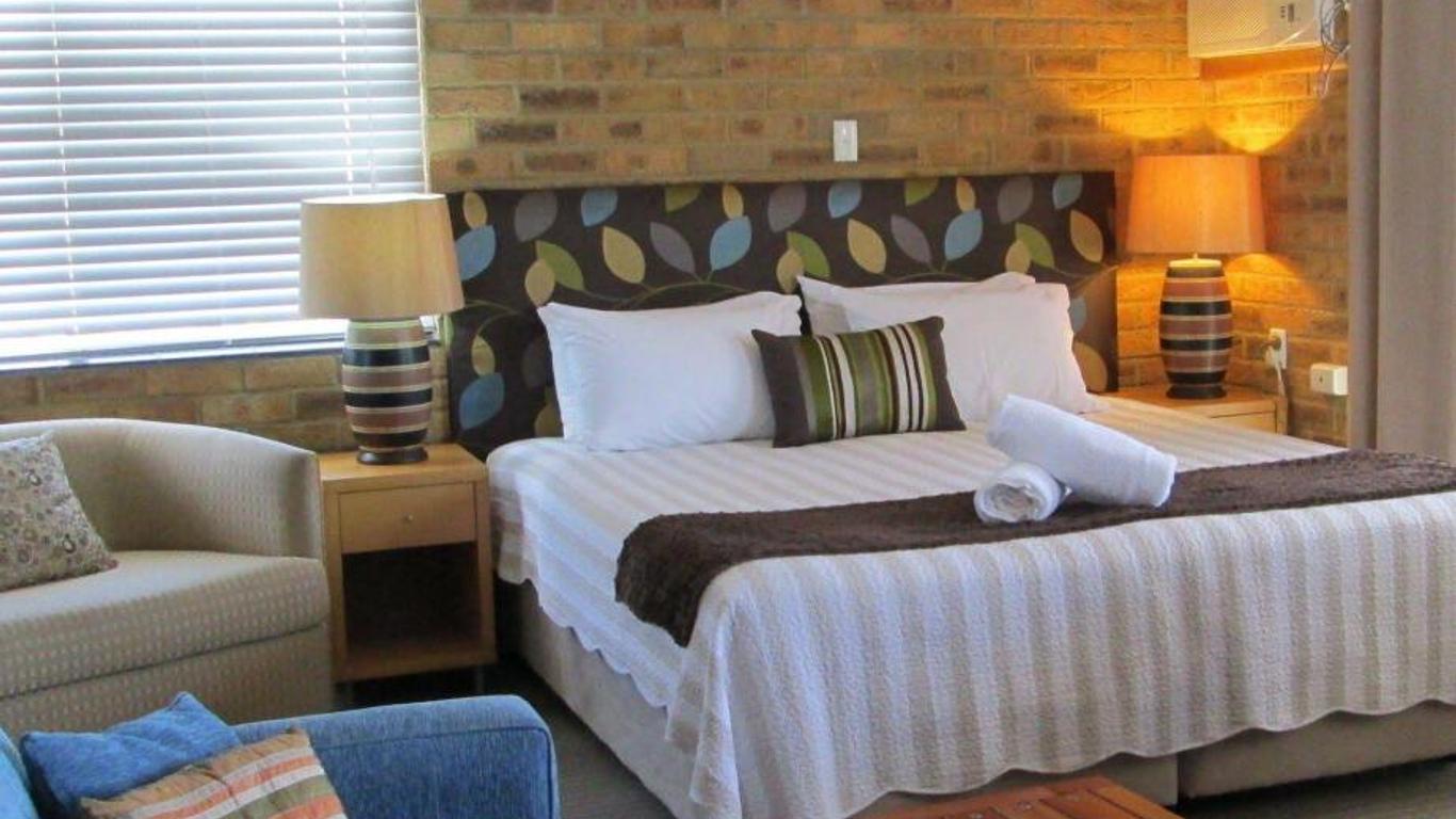 Hawks Nest Motel