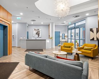 Alpenglow Lodge by MountainView - Whistler - Lobby