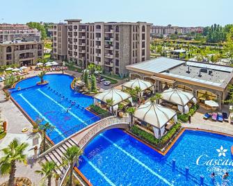 卡斯卡達斯公寓酒店 - 陽光海灘 - 內塞巴爾 - 游泳池