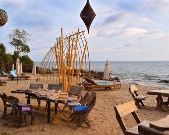 ذا ناريمار بانجالو ريزورت - كو لانتا - شاطئ