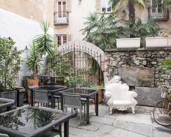 Caffè dell'Arte Boutique Rooms Locarno - Locarno - Patio