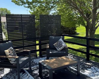 The Amsterdam Abode- Located on Quiet Cul-de-sac With No Backyard Neighbors - Orange City - Patio