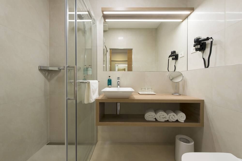 Ahotel Ljubljana - Ljubljana - Bad