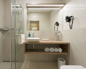 Ahotel Ljubljana - Ljubljana - Bad