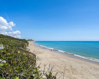 Location Location Location - Steps to the Beach and to the Riverwalk - Jupiter - Strand