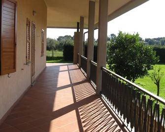 Villa Chiara - Bracciano - Balcón