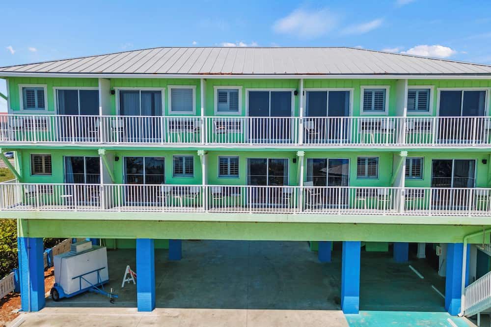 Ocean View Hotel Room with Balcony- 2 Full Beds #20 - פורט פירס - בניין