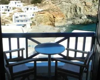 Pasithea Folegandros - Agkali - Balcón