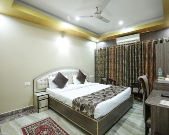 Le Grand Regency - Greater Noida - Schlafzimmer