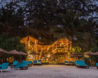 Devarya Wellness Beach Resort - Panaji - Patio