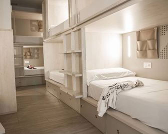 room00 Salvador Hostel - Seville - Phòng ngủ