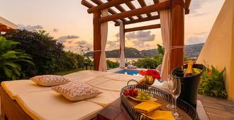 Tentaciones Hotel & Lounge Pool - Adults Only - Zihuatanejo - Schlafzimmer