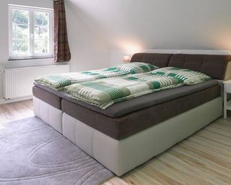 라인-모젤 휴가용 주택 - 브로덴바흐 - 침실