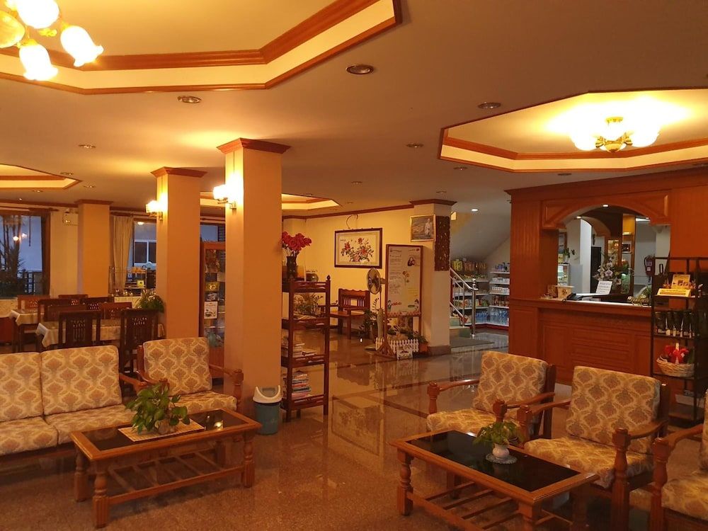 Ritzy House Hotel - Chumphon - Lobby
