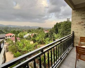 Iwandaa Boutique Hotel - Nkoanrua - Balcón