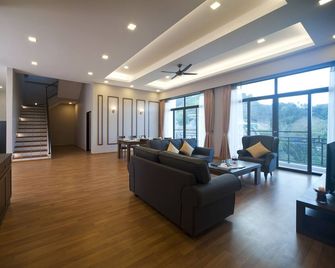 Nova Highlands Hotel - Brinchang - Wohnzimmer