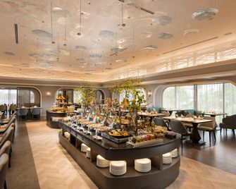 DoubleTree by Hilton Naha Shuri Castle - Naha - Restaurant