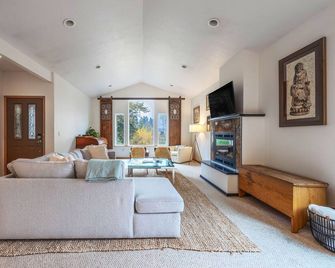 Slope View - Parkdale Perfection, Views For Miles, Gorgeous! - Parkdale - Sala de estar