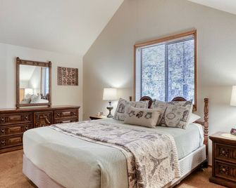 Perfectly Located Home With Decks, Bikes & Sharc Pass To Pools, Hot Tub & Tennis - Sunriver - Habitación