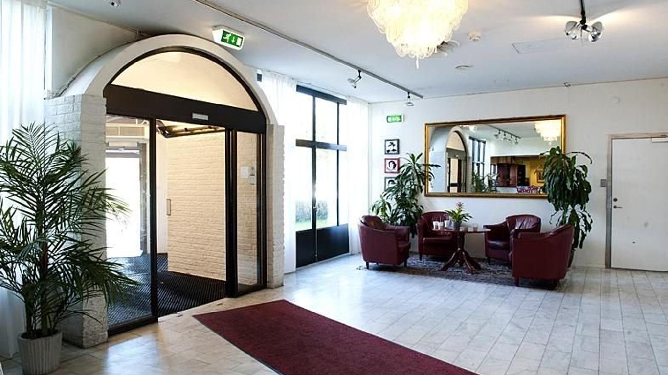 هوتل روسلاجين