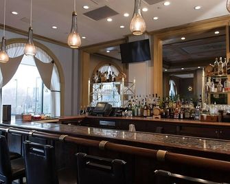 Best Value, Quality Stay! Close to M&T Bank Stadium, Pet-Friendly, w/ Pool - Baltimore - Bar