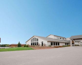 AmericInn by Wyndham Merrill - Merrill - Building