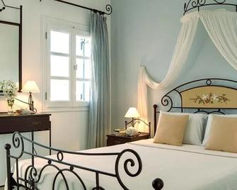 Island House Hotel - Mylopotas - Ložnice