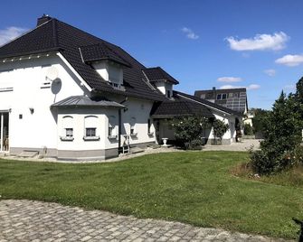 Room-haus Im Grünen House in the Green - Neuzelle